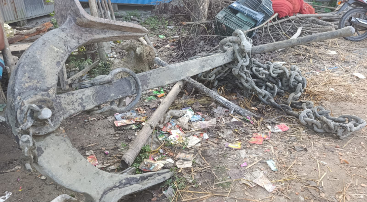 আড়িয়াল খাঁ নদীতে মিলল বিশালাকার নোঙর